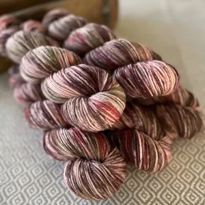 Simply DK Yarn - Paper Roses