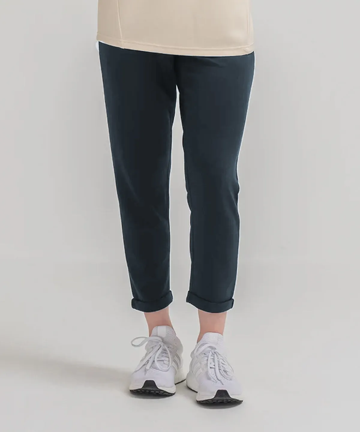 Women's LuxeStretch Tapered Pants