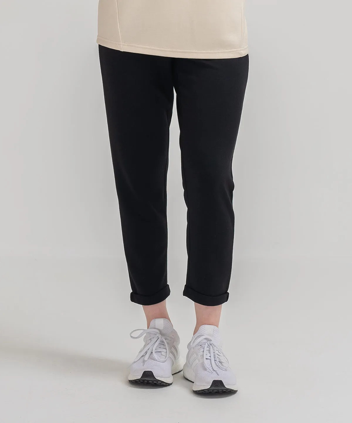 Women's LuxeStretch Tapered Pants